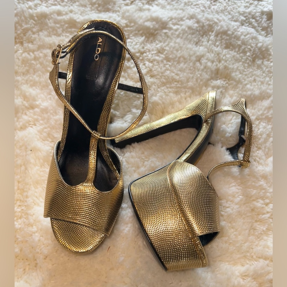 Aldo GWALEVIA gold open toe platform sandals